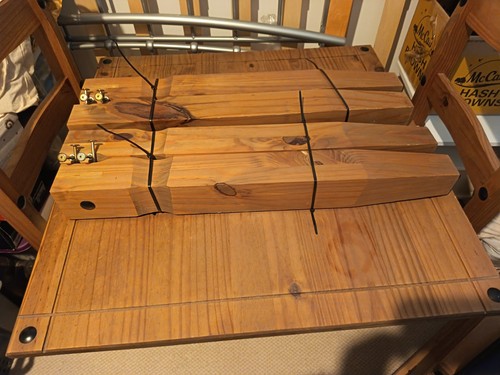Corona pine two - two, dining